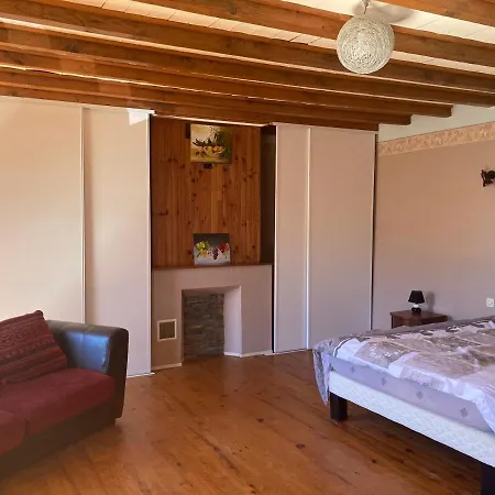 A 10kms Albi Au Milieu Des Chevaux Country house *